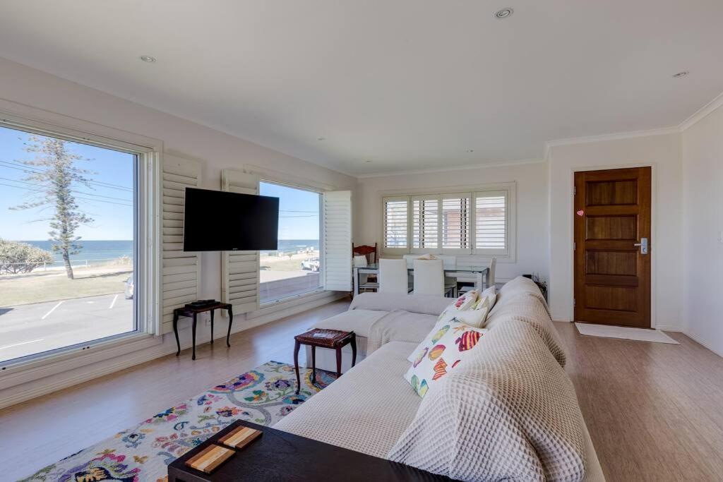 Beachfront Miami 2 Bdr Easy Living Views Views!!!! Gold Coast
